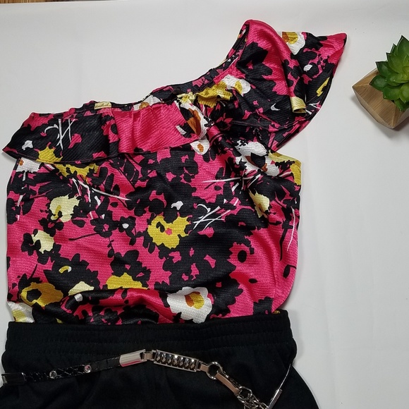 Limited Off Shoulder Top Ruffle - Picture 3 of 6